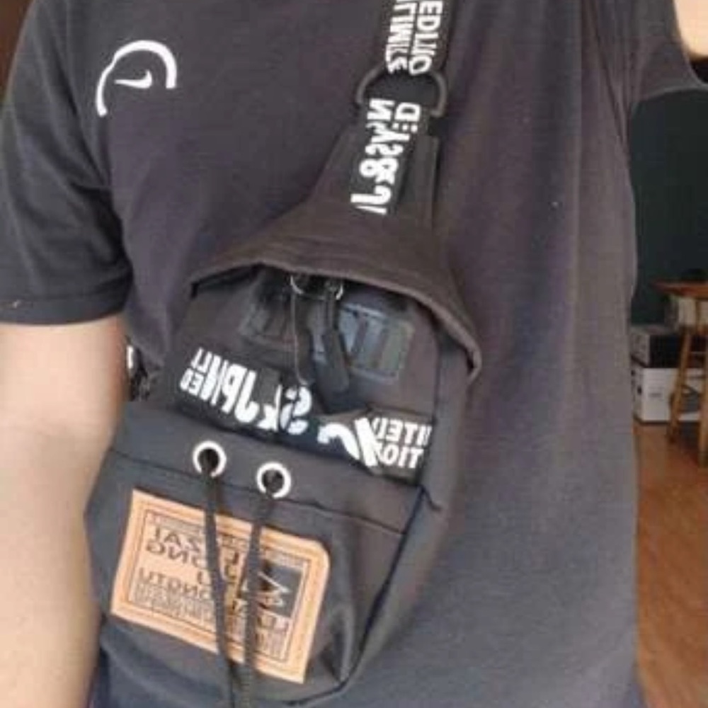 Drawstring decor sling bag! - Picture 4 of 4
